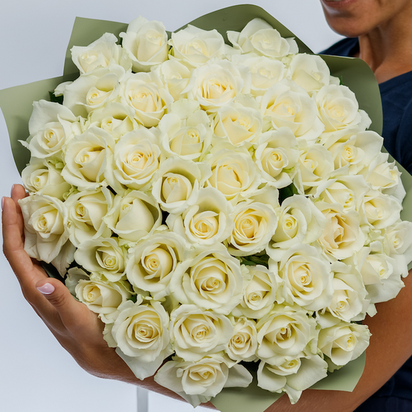 Букет из 51 белой розы 50 см (Россия)