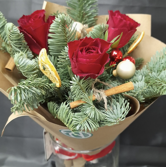 Новогодний букет-комплимент из красных роз 50 см (Кения)