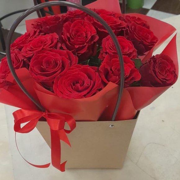 Цветочная сумочка с красными розами - S