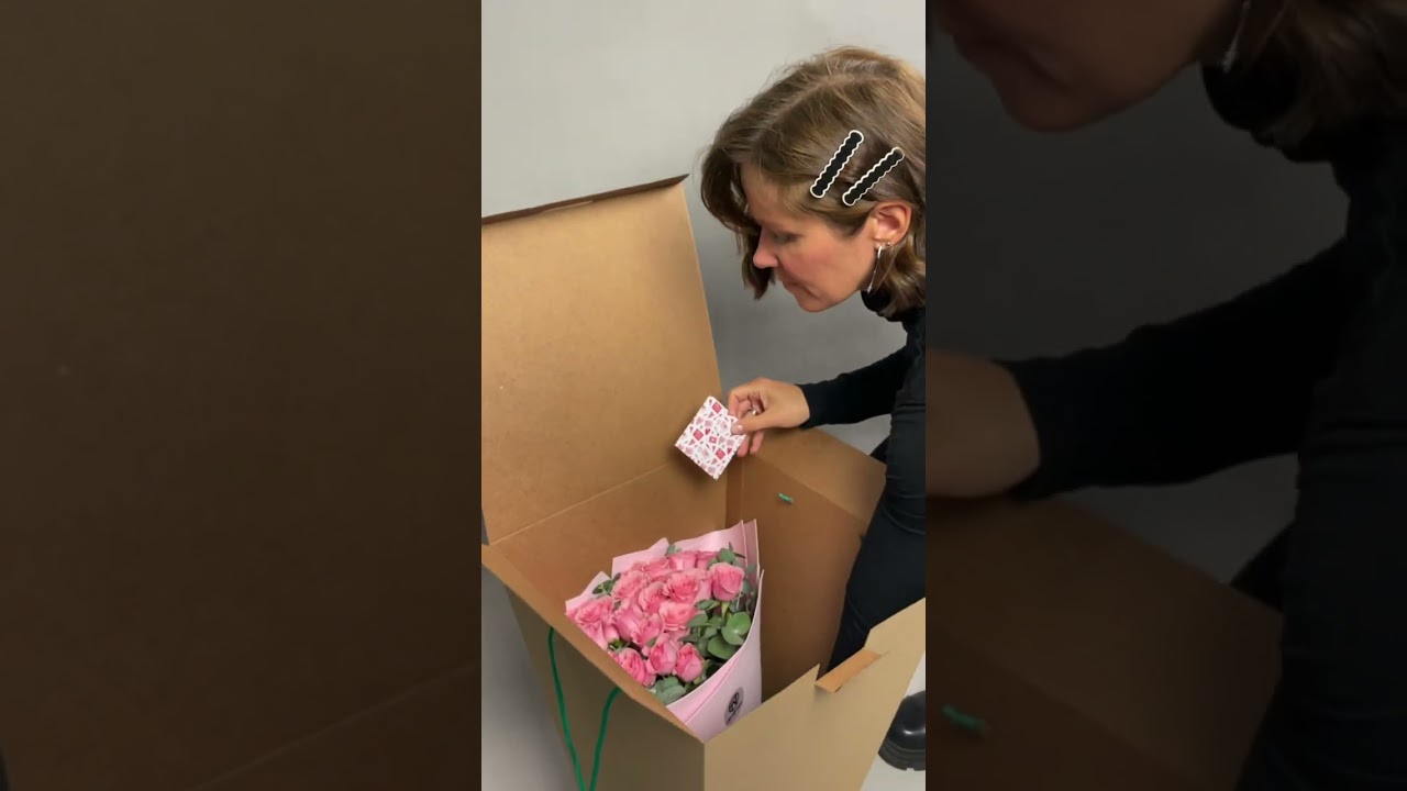 Embedded thumbnail for Набор размер M с букетом из 9 кустовых роз с эвкалиптом в фоамиране